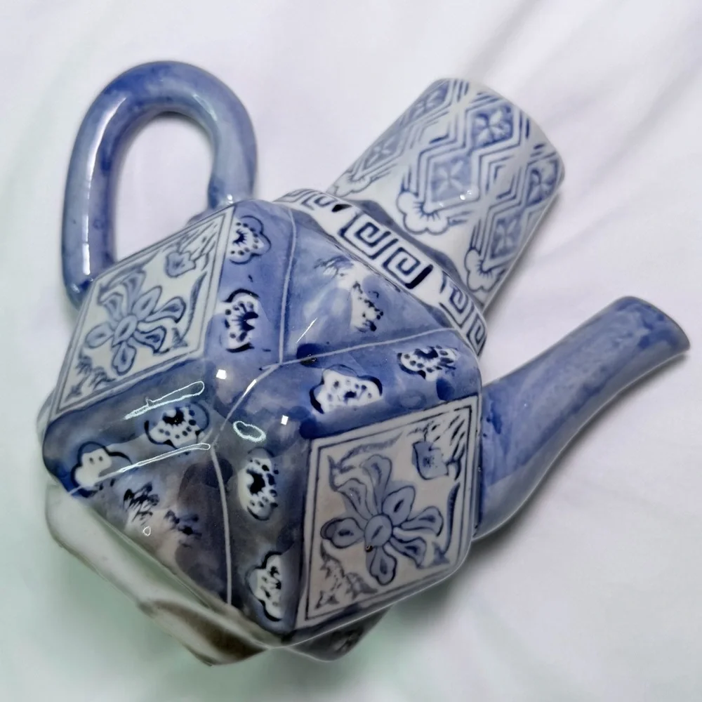 Vintage Porcelain Blue White Hexagon Chinese Teapot Chinoiserie Retro Home Decor